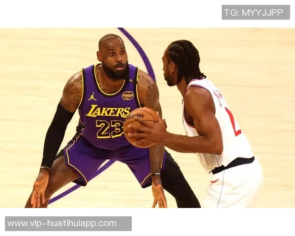 詹姆斯回顾年轻理想与现实差距现阶段无法接受家庭主妇角色